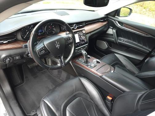 2022 Maserati Quattroporte Modena Q4