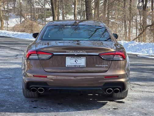 2022 Maserati Quattroporte Modena