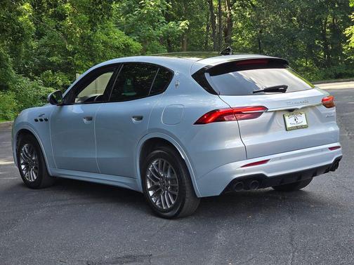 Bianco Astro Metallic 2023 Maserati Grecale GT