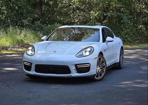 2016 Porsche Panamera GTS
