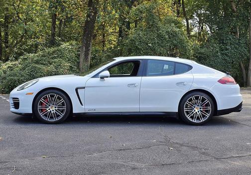 2016 Porsche Panamera GTS