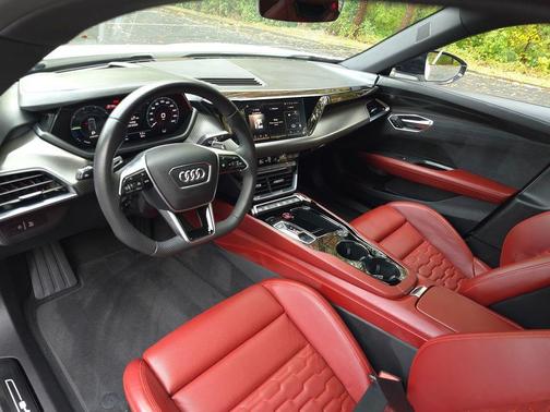 2023 Audi e-tron GT Prestige quattro