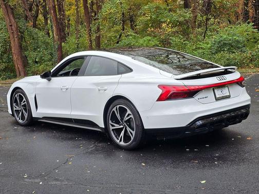 2023 Audi e-tron GT Prestige quattro