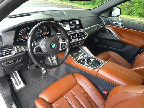 2021 BMW X6 M50i