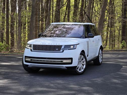 Fuji White 2023 Land Rover Range Rover P400 SE