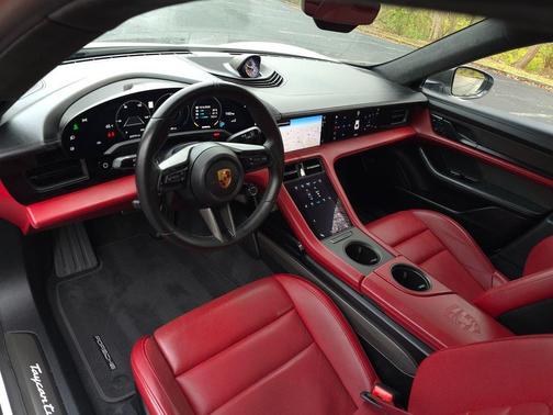 2020 Porsche Taycan Turbo