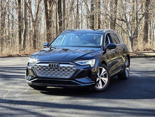2024 Audi Q8 e-tron Premium Plus