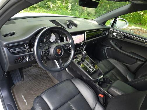 Chalk 2023 Porsche Macan Macan