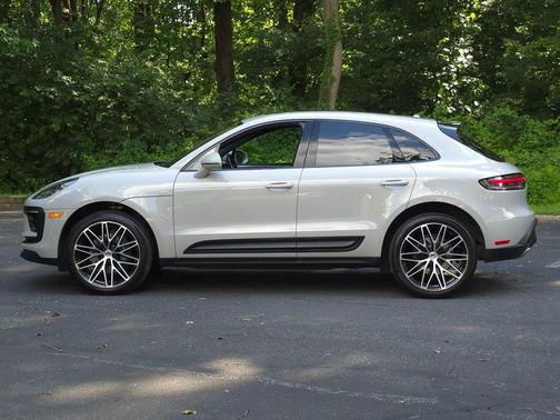 Chalk 2023 Porsche Macan Macan