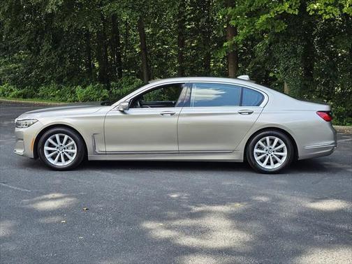 2022 BMW 740 i xDrive