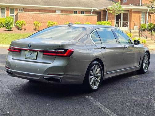 2022 BMW 740 i xDrive