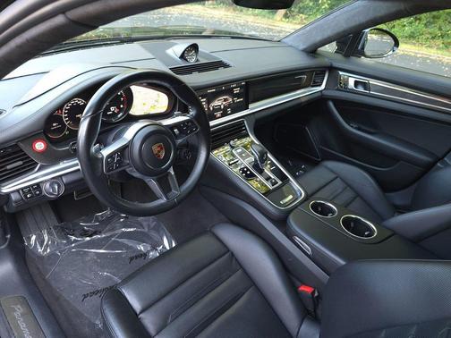 2018 Porsche Panamera Turbo