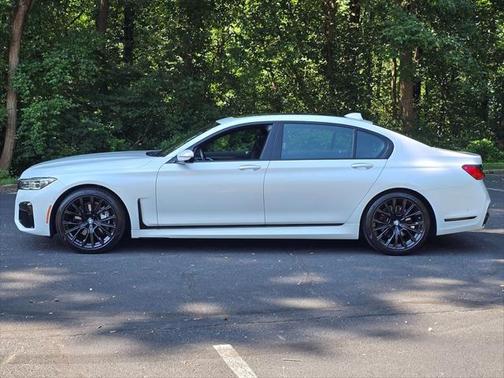2022 BMW 740 i xDrive