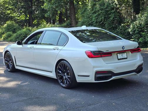 2022 BMW 740 i xDrive