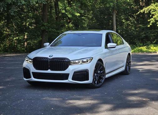 2022 BMW 740 i xDrive