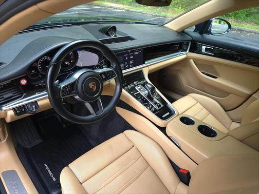 2020 Porsche Panamera 4
