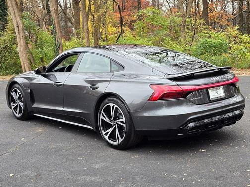 2023 Audi e-tron GT Prestige quattro