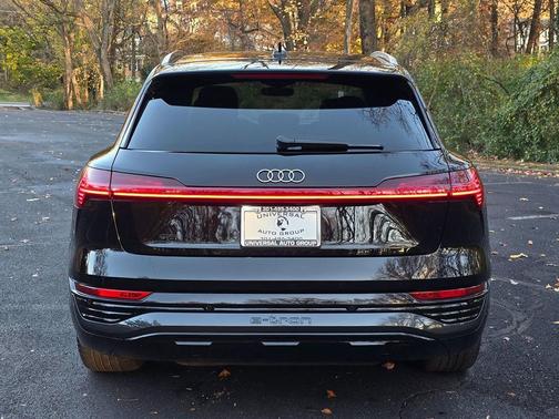 2024 Audi Q8 e-tron Premium Plus