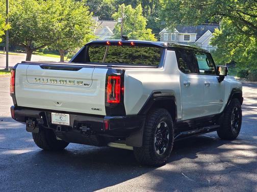Interstellar White 2023 GMC HUMMER EV Pickup 3X