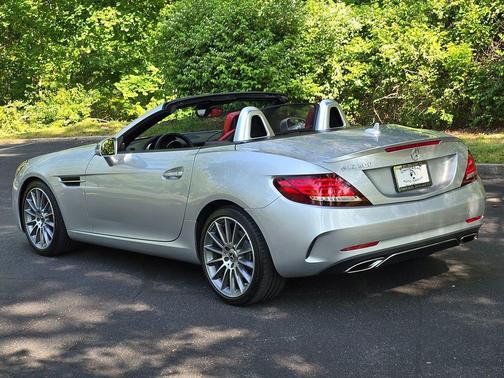Iridium Silver Metallic 2020 Mercedes-Benz SLC 300 Base