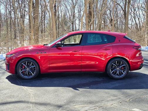 2023 Maserati Levante Modena