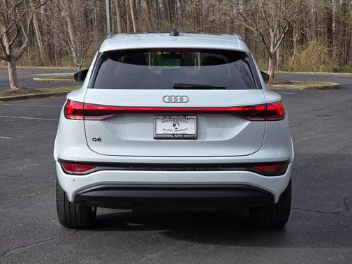 2025 Audi Q6 e-tron Premium Plus quattro