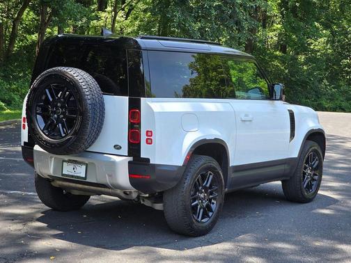 Fuji White 2023 Land Rover Defender 90 S