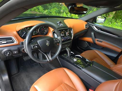 Nero Ribelle Metallic 2023 Maserati Ghibli Modena