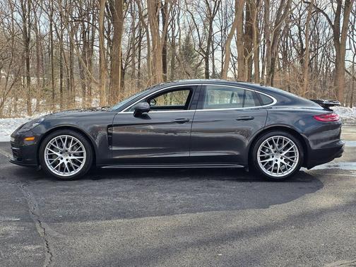 2017 Porsche Panamera 4S