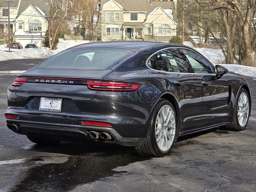 2017 Porsche Panamera 4S
