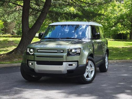2023 Land Rover Defender 130 SE