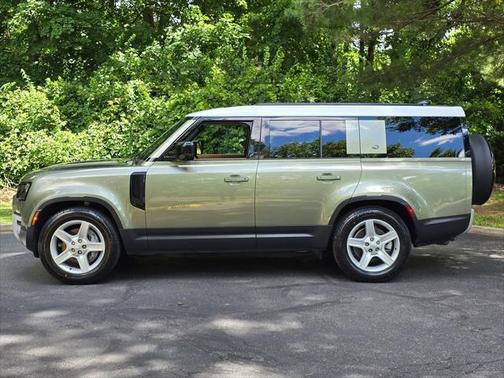 2023 Land Rover Defender 130 SE
