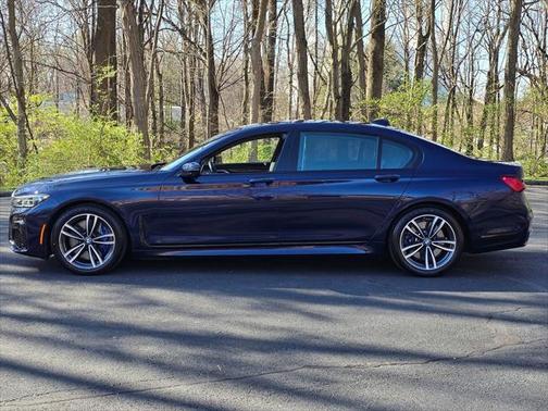 2022 BMW 750 i xDrive