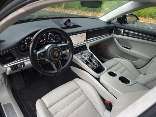 2018 Porsche Panamera Turbo