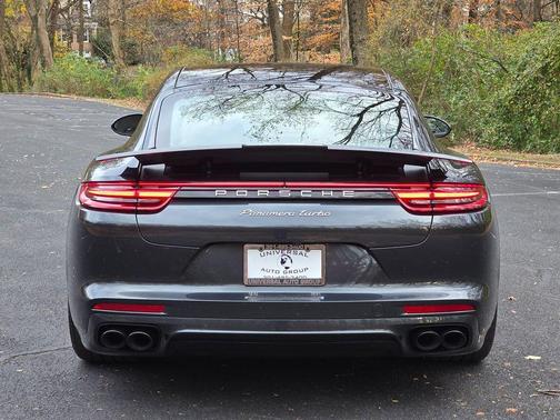 2018 Porsche Panamera Turbo