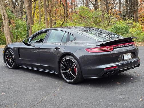 2018 Porsche Panamera Turbo