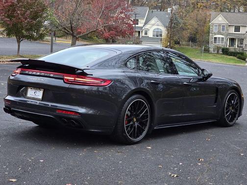 2018 Porsche Panamera Turbo