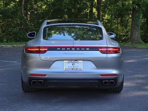 GT Silver Metallic 2018 Porsche Panamera Turbo