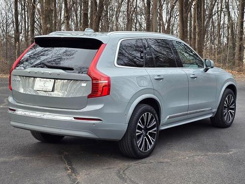 2024 Volvo XC90 Recharge Plug-In Hybrid T8 Plus 6-Seater