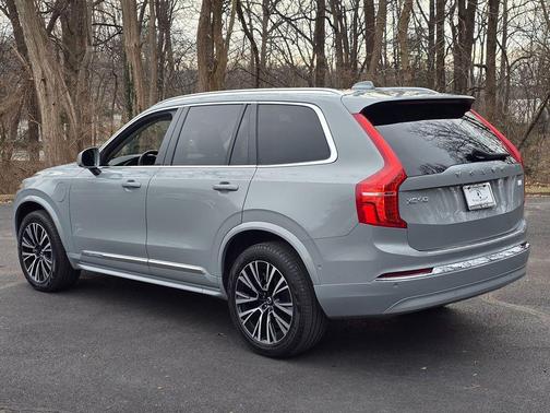2024 Volvo XC90 Recharge Plug-In Hybrid T8 Plus 6-Seater