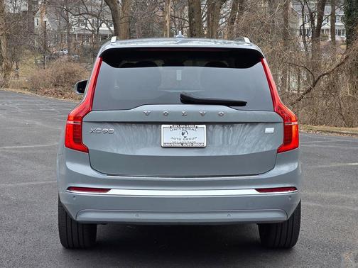 2024 Volvo XC90 Recharge Plug-In Hybrid T8 Plus 6-Seater