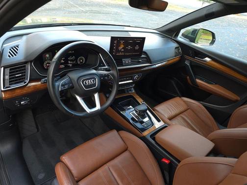 2023 Audi Q5 45 S line Premium Plus