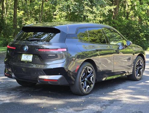 Dark Graphite Metallic 2024 BMW iX xDrive50