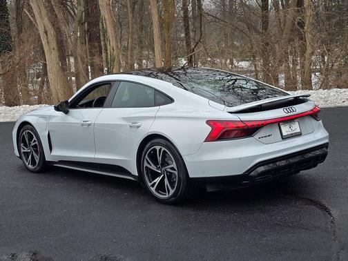 2023 Audi e-tron GT Premium Plus quattro