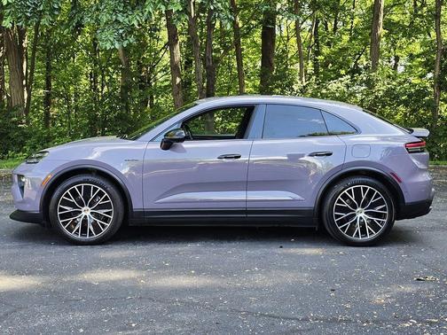 Provence 2024 Porsche Macan Macan Electric 4