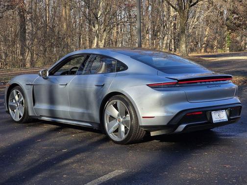 2020 Porsche Taycan Turbo