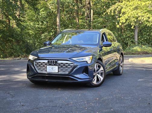 2024 Audi Q8 e-tron Premium Plus