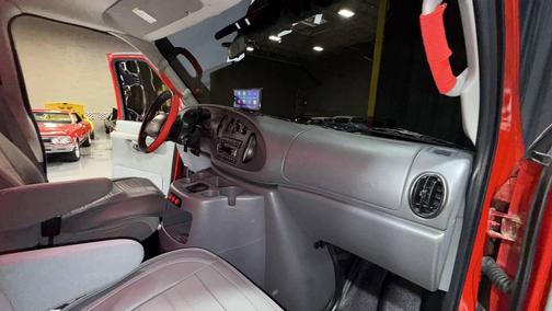 2006 Ford E350 Super Duty CUSTOM VAN 6.0 TURBO DIESEL V8 SEE VIDEO!