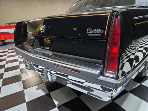 1994 Cadillac Fleetwood Standard