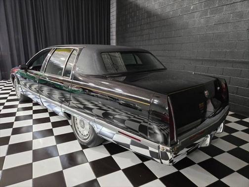 1994 Cadillac Fleetwood Standard